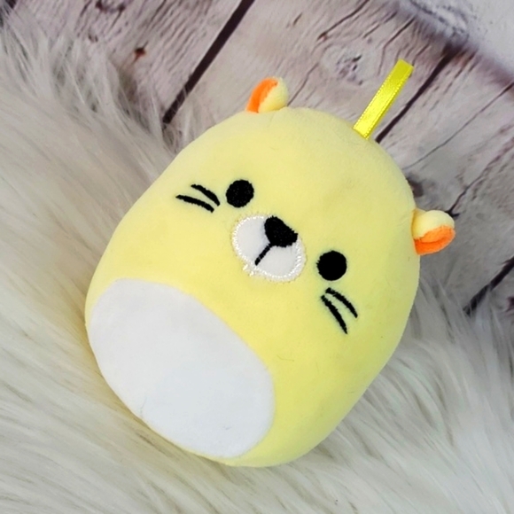 Squishmallows Bucky the Beaver Yellow Christmas Ornament 5" Holiday Bright 2021 - Picture 3 of 14